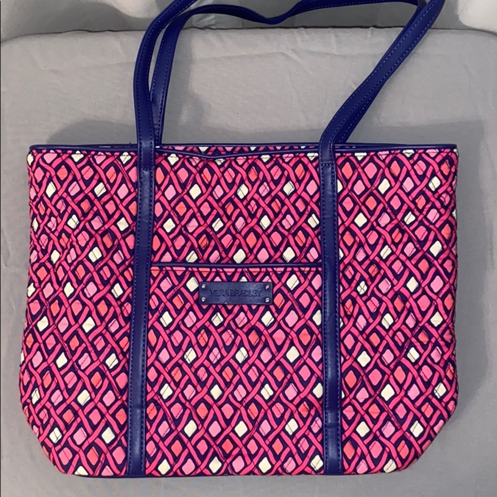A Vera Bradley purse